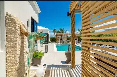 Villa Life - Thumbnail 23