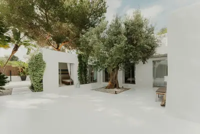 Villa Naira - Thumbnail 2
