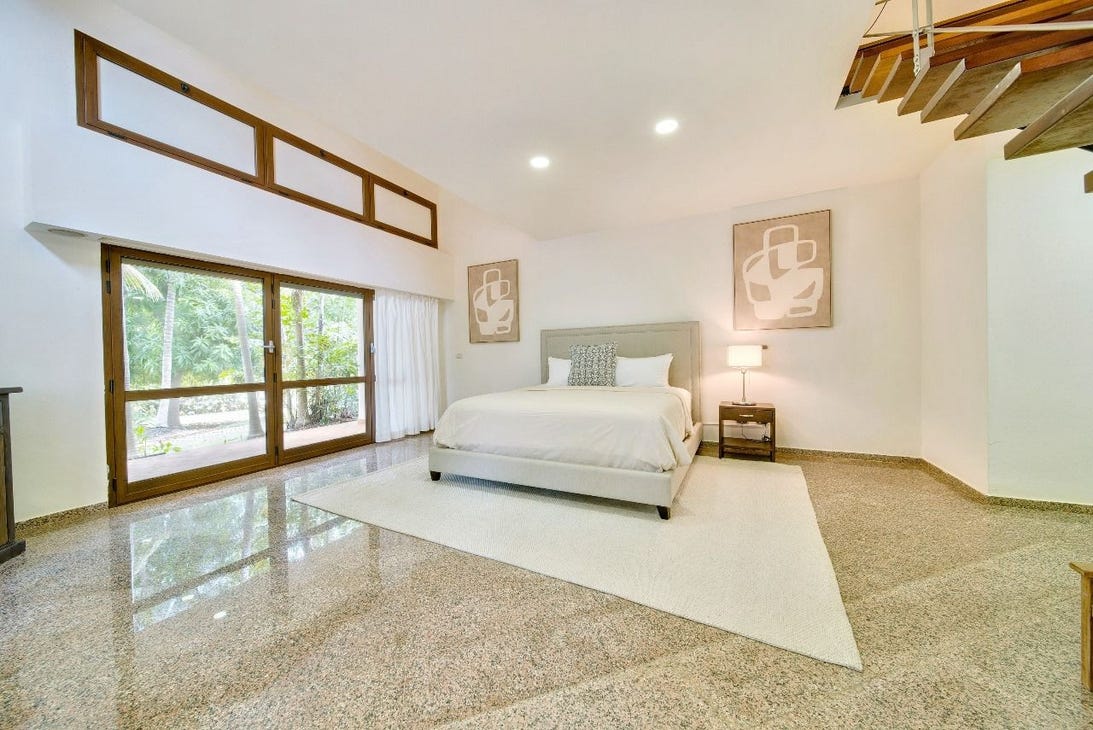 Villa Linas - View 2