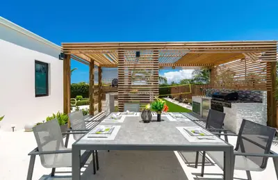 Villa Life - Thumbnail 26