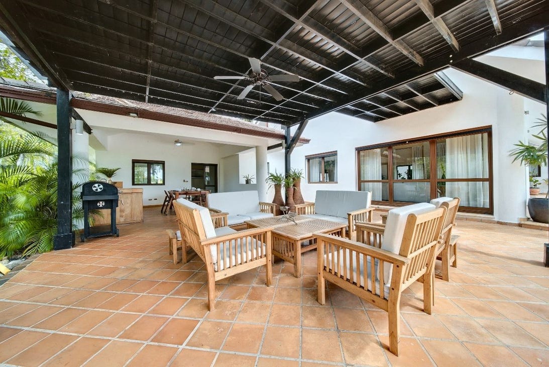 Villa Linas - View 3