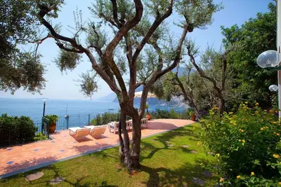 Villa Luana - Thumbnail 2