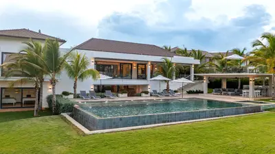 Villa Rea - Thumbnail 1