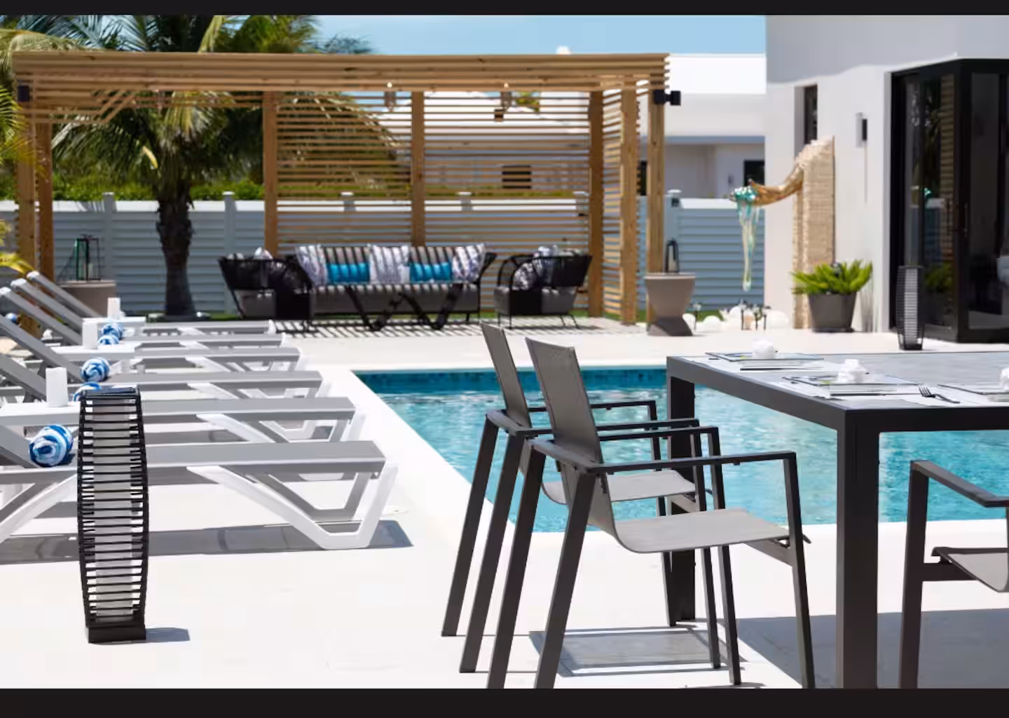 Villa Life - Thumbnail 6