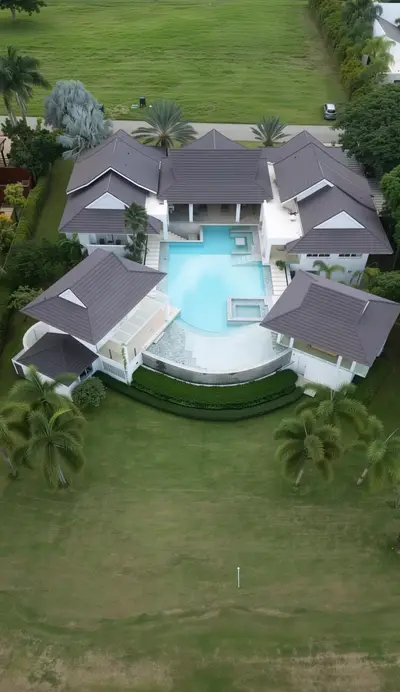 Villa Estrella - Thumbnail 1