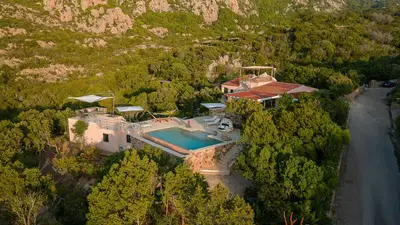 Villa Ami - Thumbnail 1