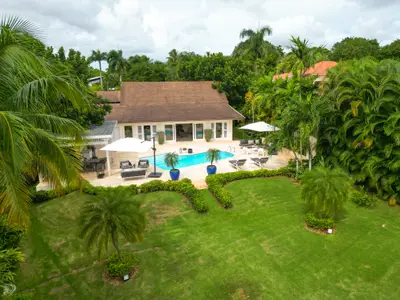 Villa Stone  - Thumbnail 2