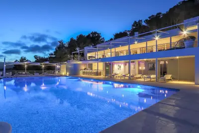 Villa Nira - Thumbnail 2