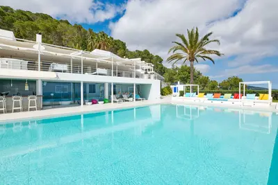 Villa Nira - Thumbnail 3