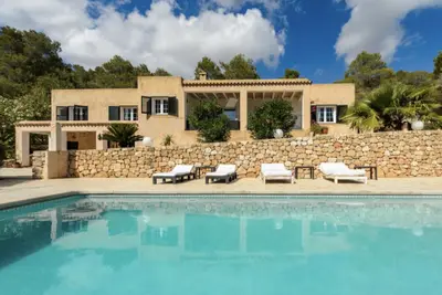 Villa Holly - Thumbnail 2