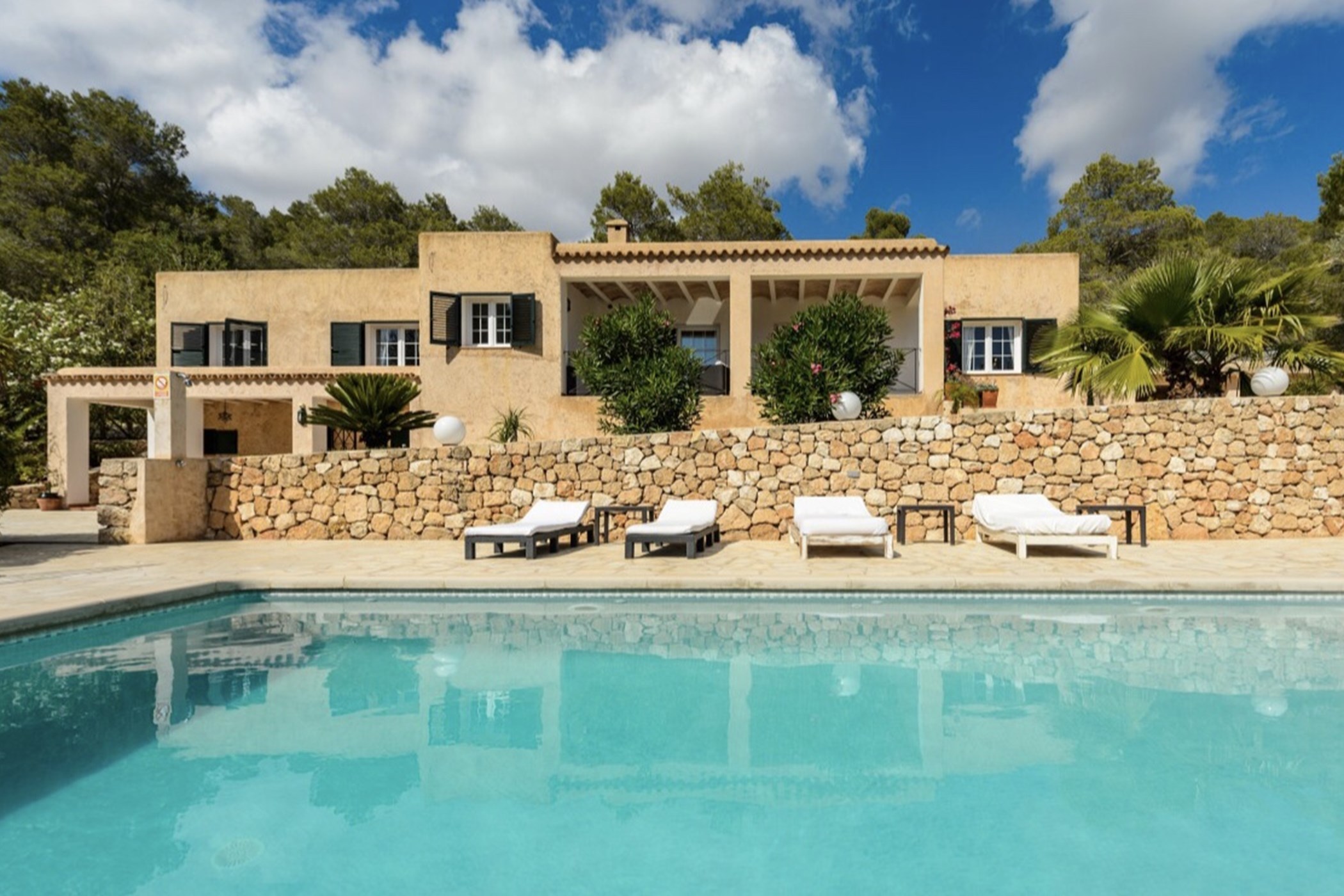 Villa Holly - View 2