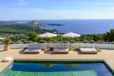 Villa Blank - Thumbnail 1