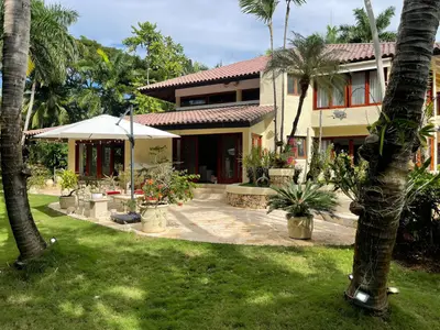Villa Pina - Thumbnail 1