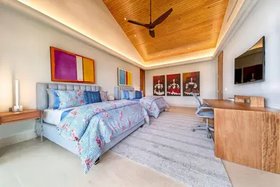 Farallon - Thumbnail 12