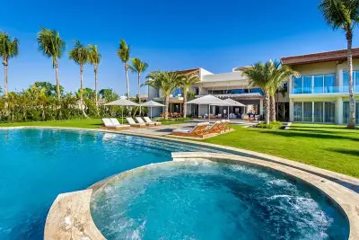 Villa Iris - Thumbnail 3