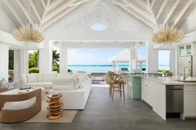 Villa Eltion - Thumbnail 2