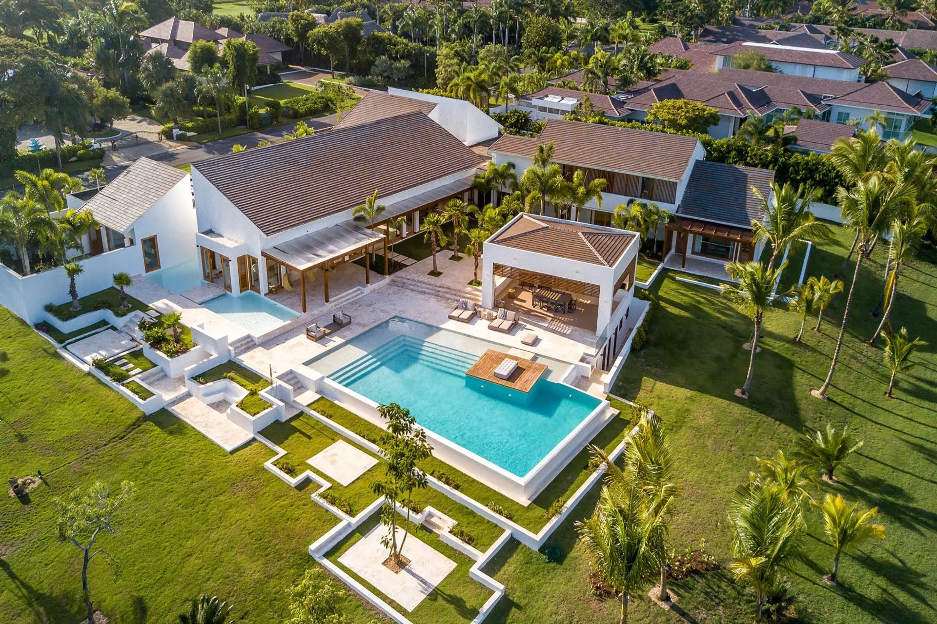 Villa Nova - Image 1