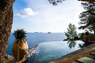 Isca Island - Thumbnail 2