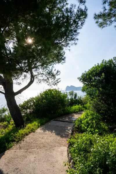 Isca Island - Thumbnail 12