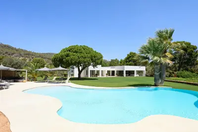Villa Auri - Thumbnail 1