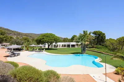 Villa Auri - Thumbnail 3