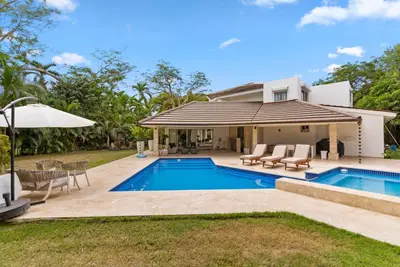 Villa Carol - Thumbnail 1